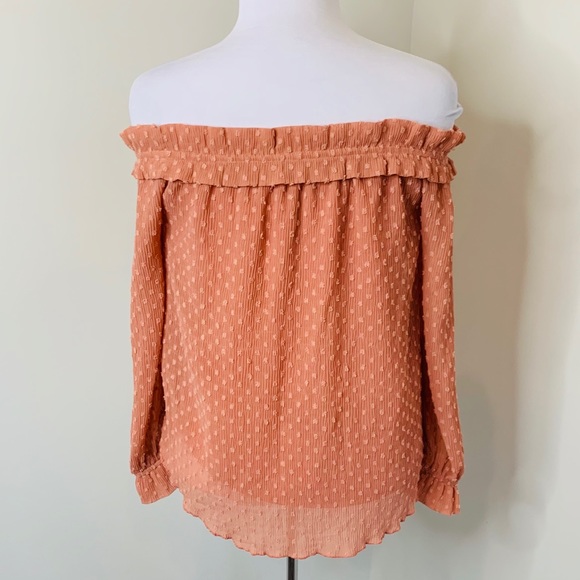 🎉5 for $25🎉  Eyelet Off The Shoulder Top - Picture 4 of 5